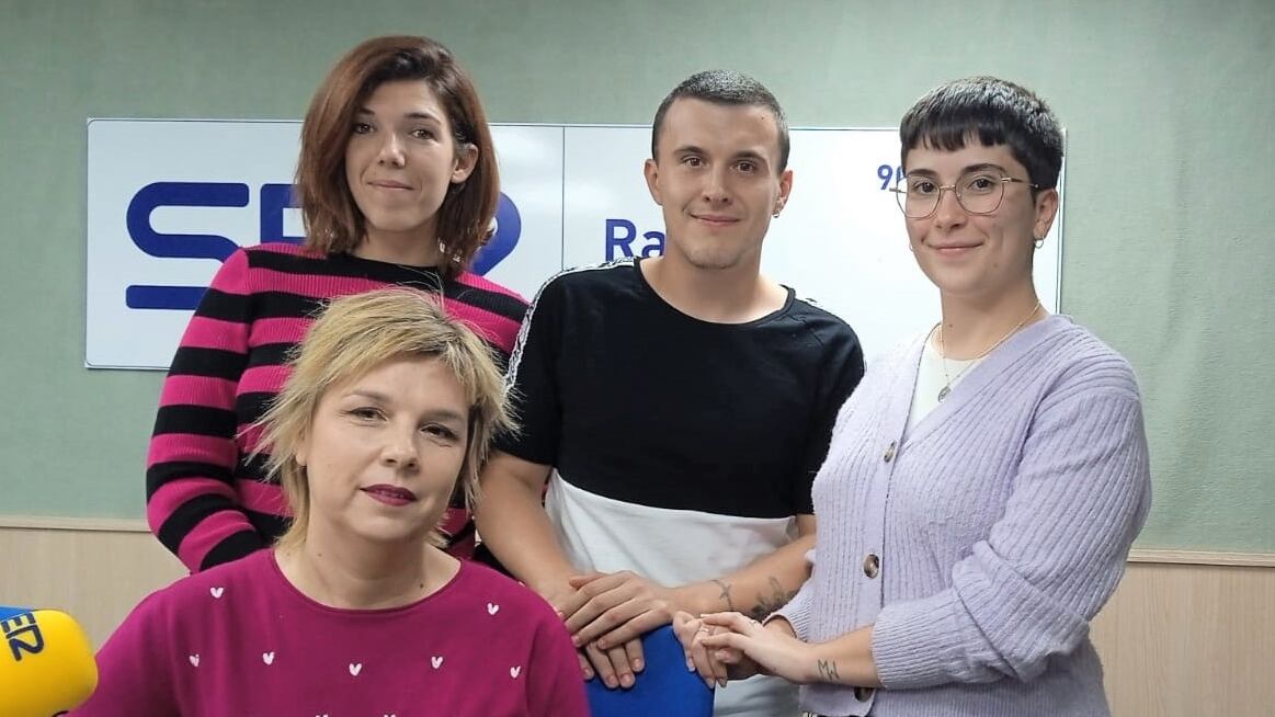 Mª Dolores Sanjuan (Obra Social Caixapetrer), Ángela Pujalte, Joan Cuadra y  Paola Rocamora Rubio