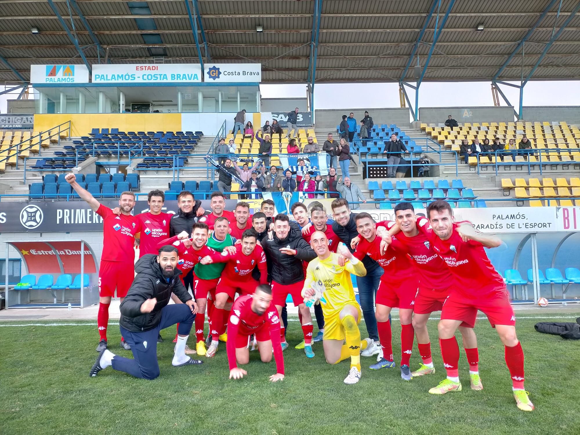 El Alcoyano celebra la tercera victoria consecutiva