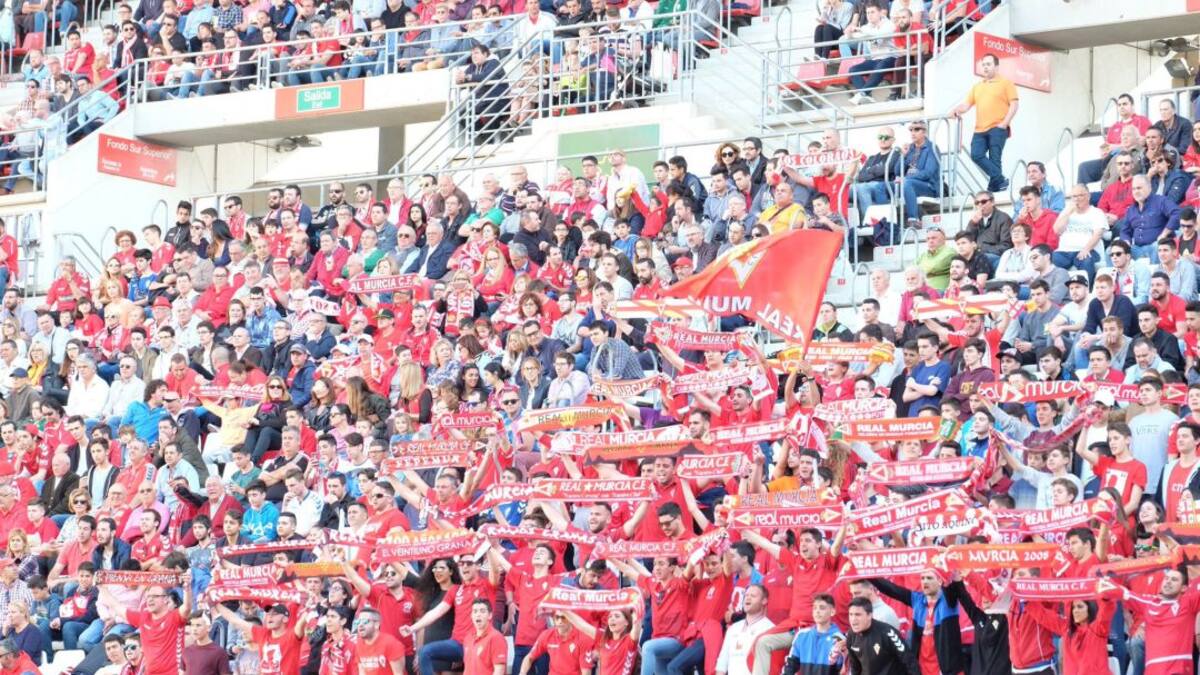 El Pleno del Ayuntamiento de Murcia aprueba iniciar los trámites para que el Real Murcia sea declarado BIC