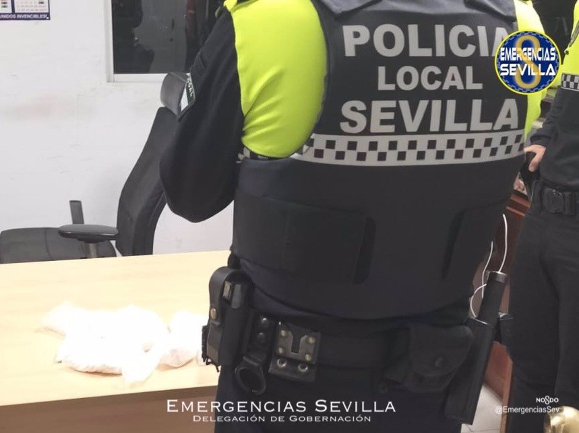 Cocaína incautada en la mochila que portaba el arrestado.