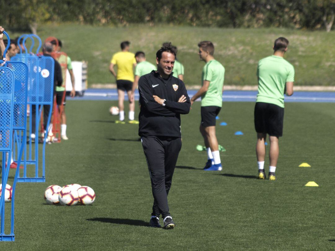 Fran Fernández en el entrenamiento rojiblanco.