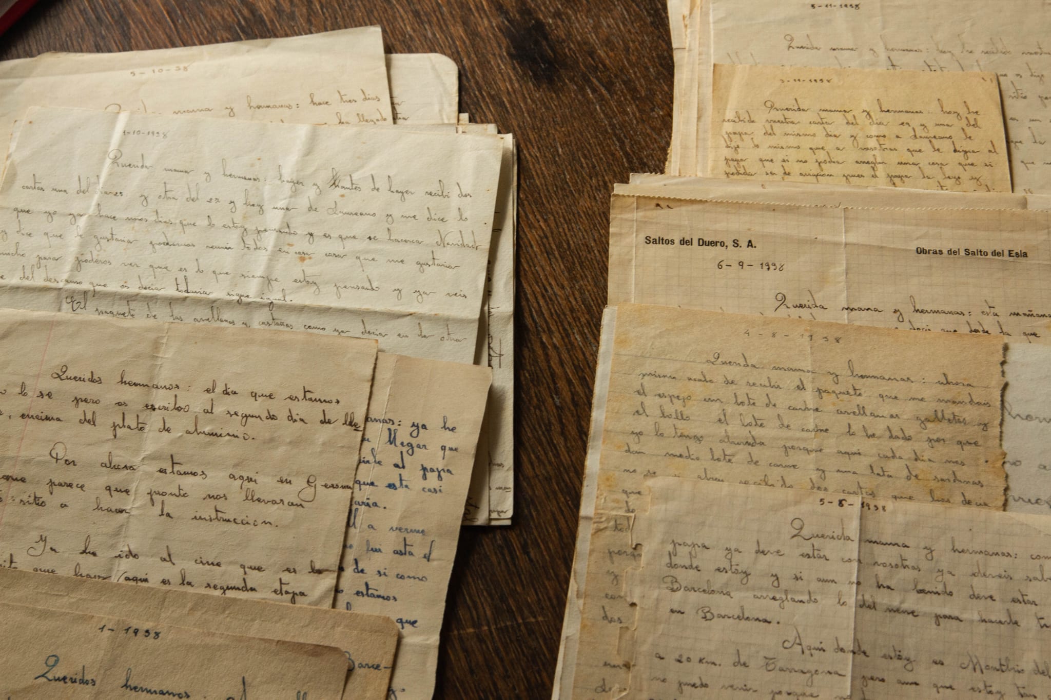 Algunas de las cartas que Gabriel León envió desde el frente.