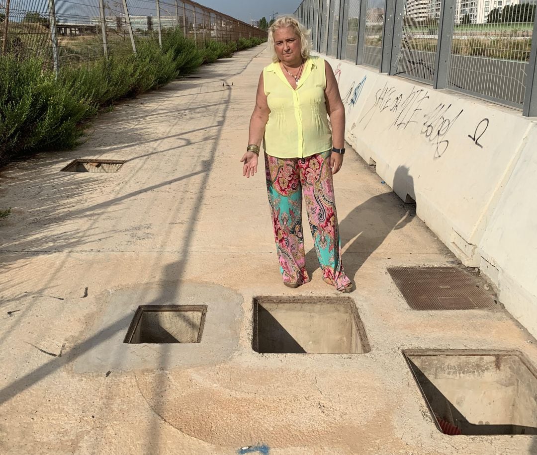 La concejala del Partido Popular en el Ayuntamiento de València, María José Ferrer San Segundo, denuncia el abandono de la zona del antiguo circuito de Fórmula 1 de la ciudad