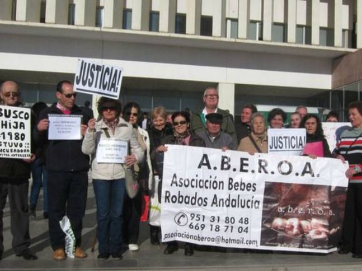 La plataforma de bebés robados aplaude que la Justicia no archive los casos