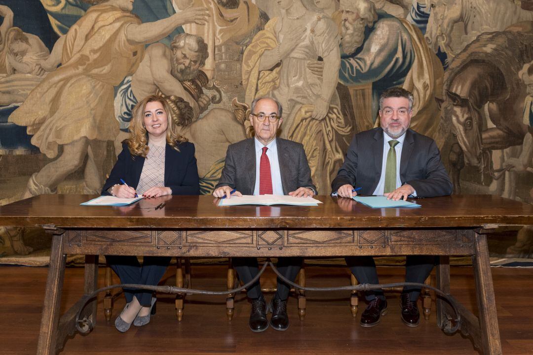 Firma entre Bankia y la Fundación Caja Segovia