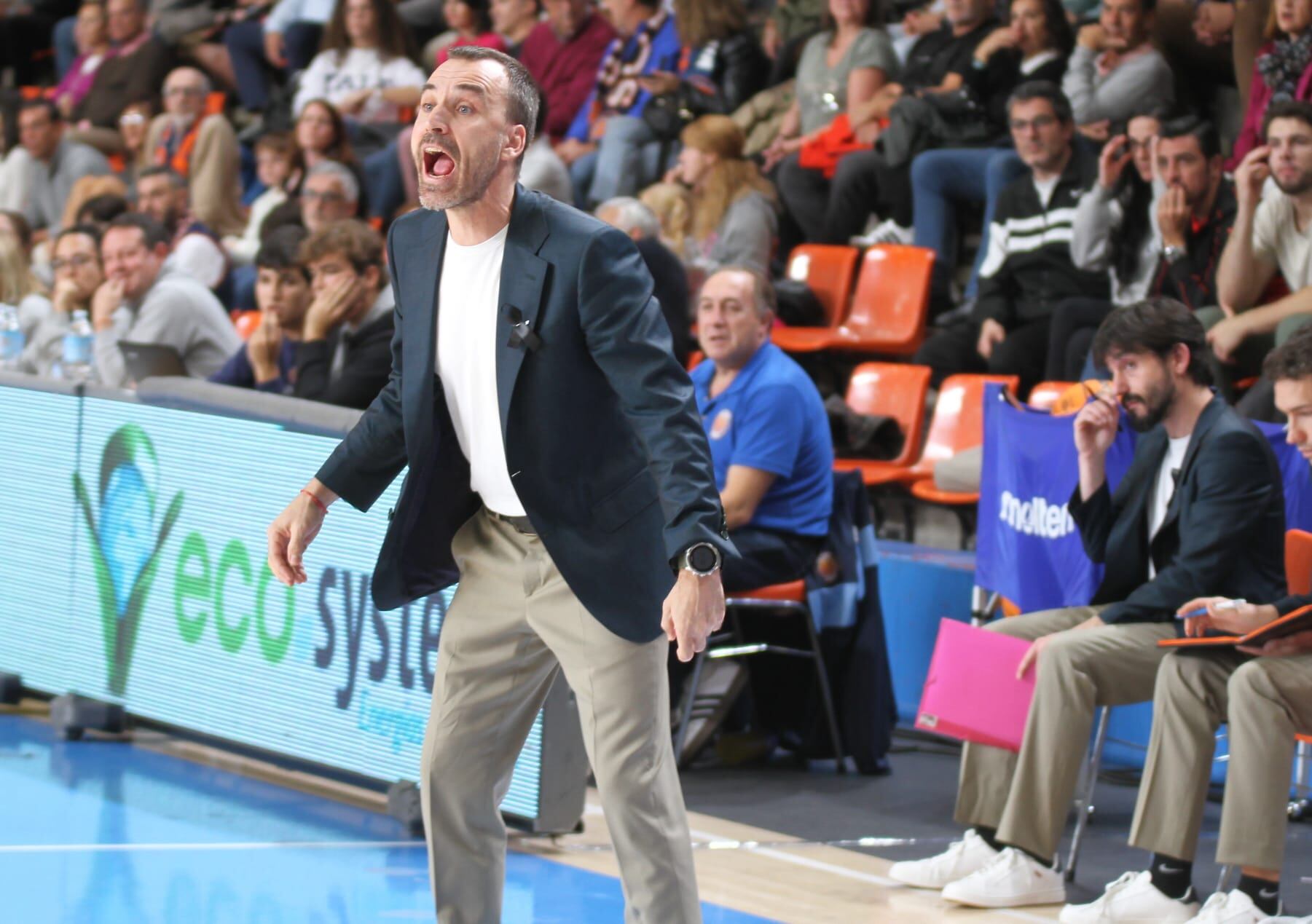 Salva Camps en un partido de esta temporada con el Grupo Ureta Tizona. / Foto: Fernando Miguel