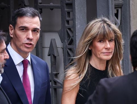 El presidente del Gobierno, Pedro Sánchez, y su mujer, Begoña Gómez.