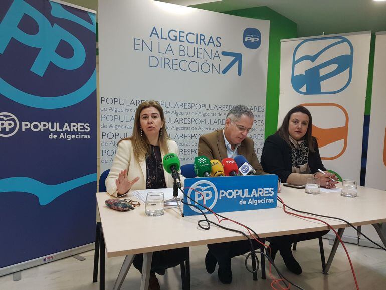 Teresa Ruiz Silleros, Jacinto Muñoz y Laura Ruiz.