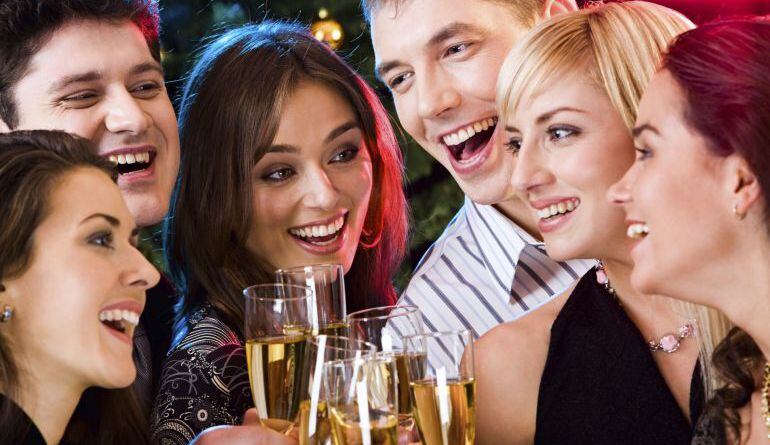 Los cotillones atraen a personas de otras provincias por los "buenos precios" en Albacete