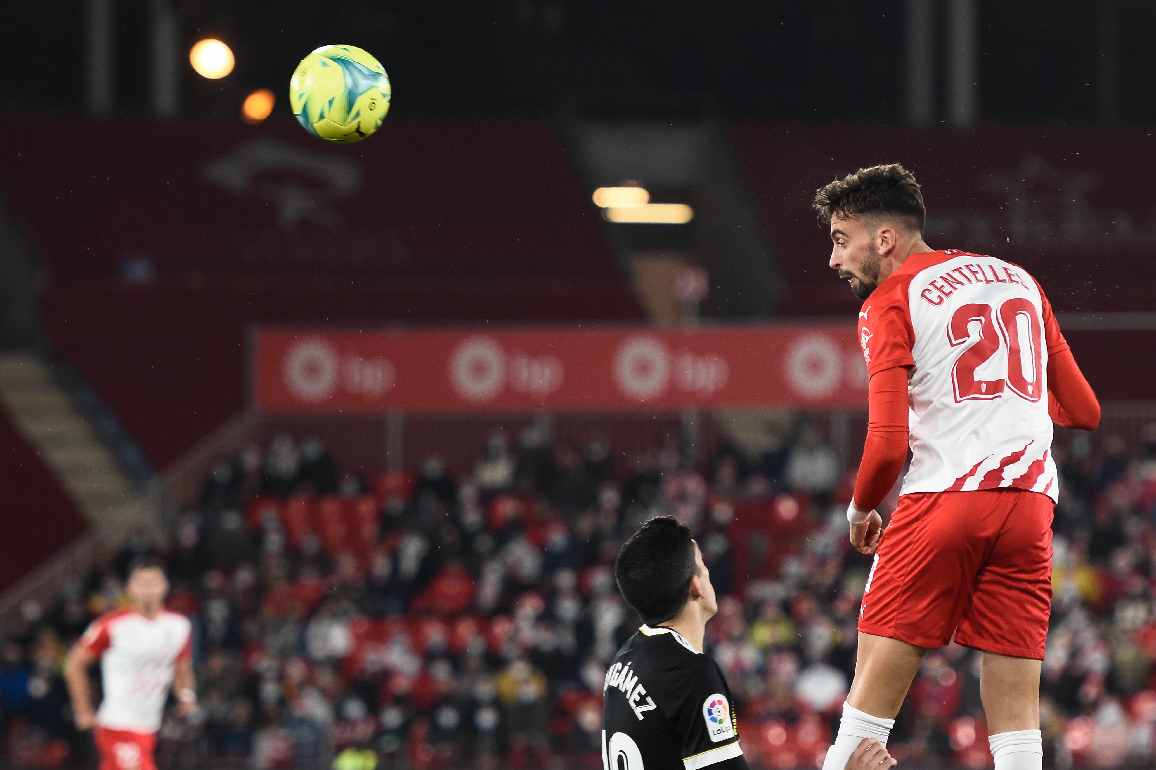 Álex Centelles será titular el lunes ante la Ponferradina.