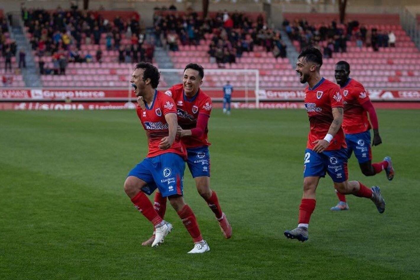 De Frutos celebra el gol marcado este domingo en Los Pajaritos.