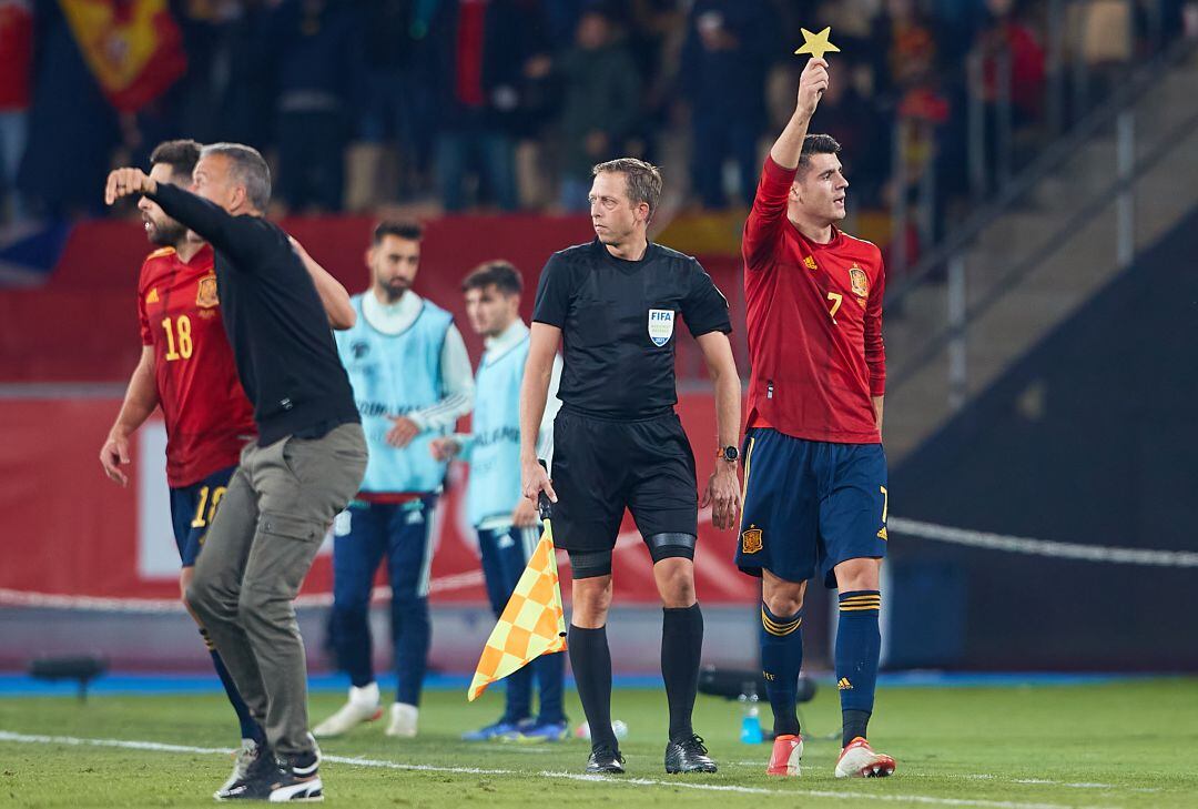 Morata celebra el gol ante Suecia