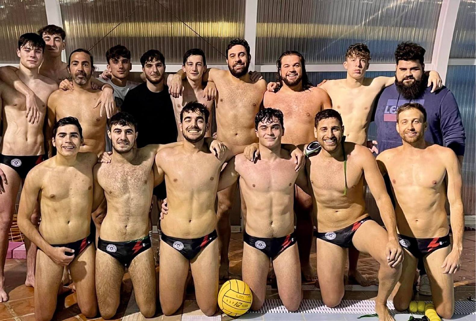 El Waterpolo Petrer busca el primer puesto autonómico