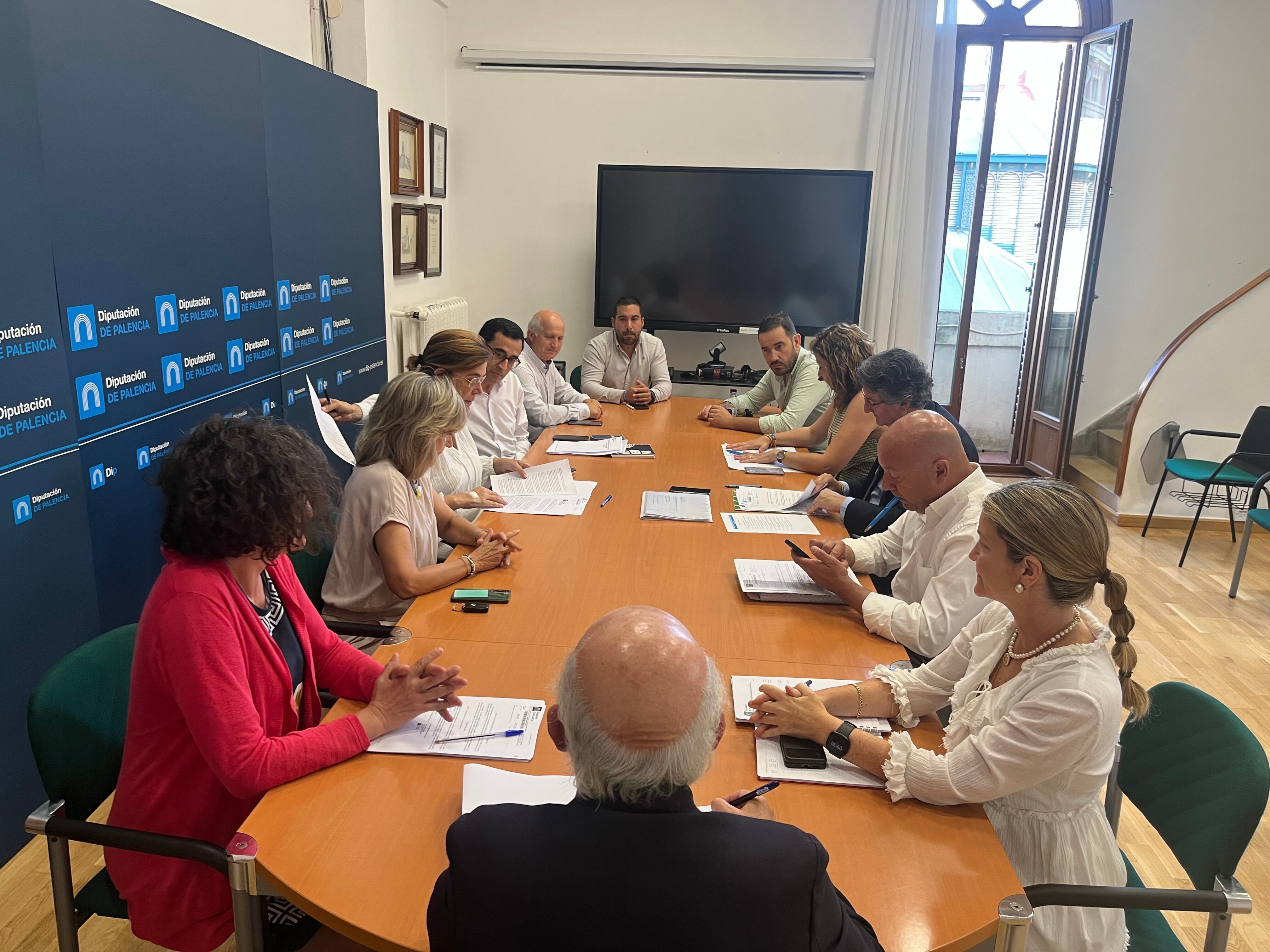 Constituidos los órganos de Gobierno de la Diputación, que tras su creación han empezado a trabajar en su primera sesión ordinaria