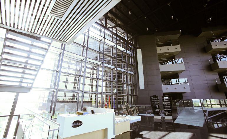 Interior del Edificio de Soluciones Empresariales