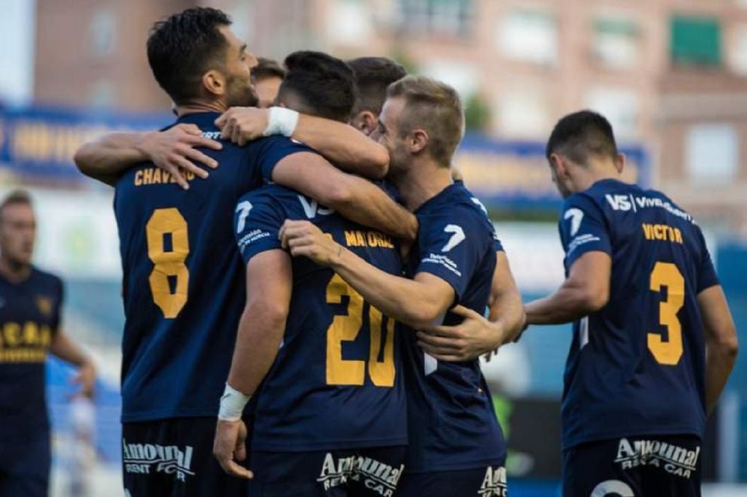 El UCAM Murcia CF celebrando un gol