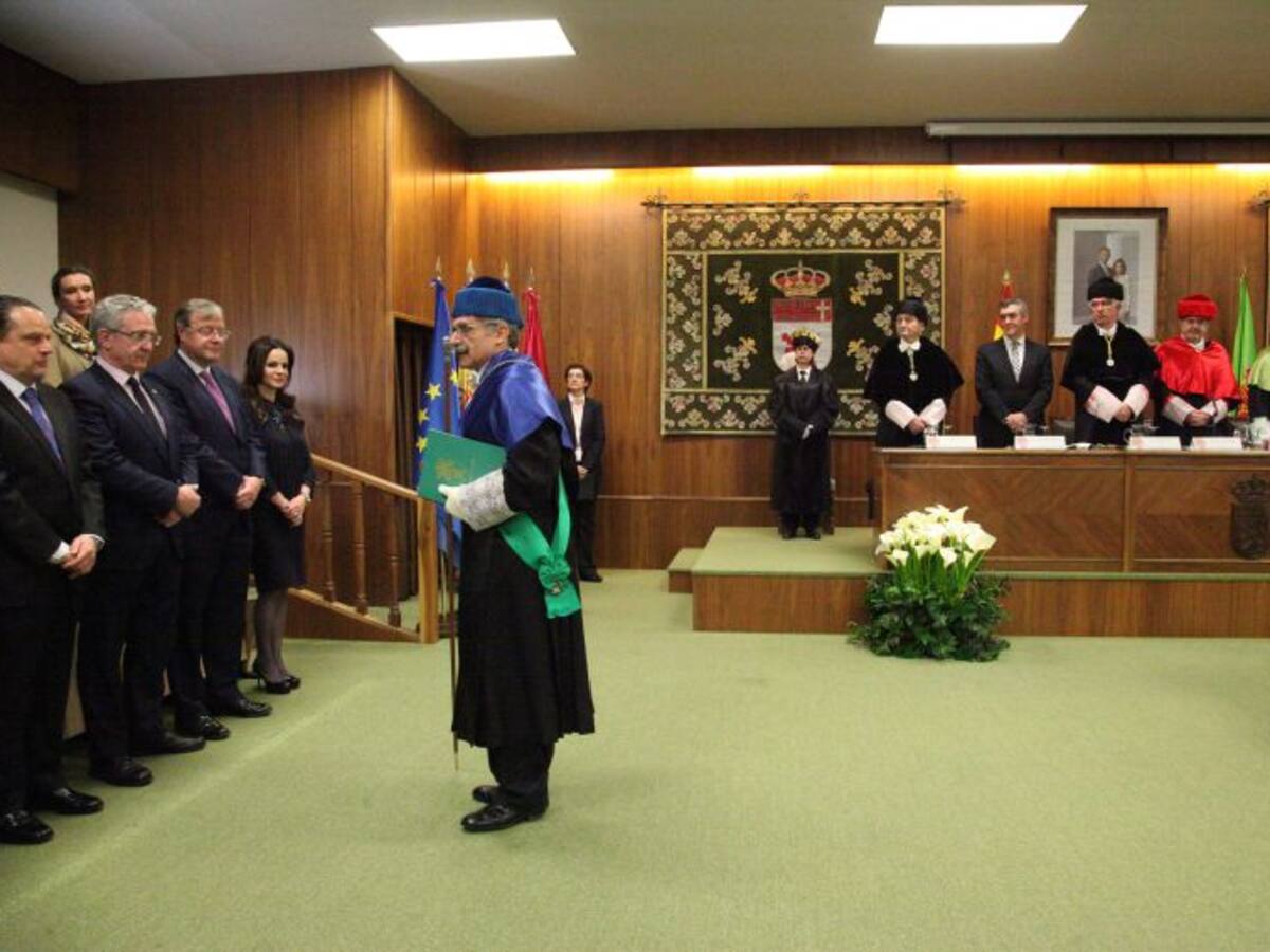 La Junta supedita a la situación económica la rebaja de tasas universitarias