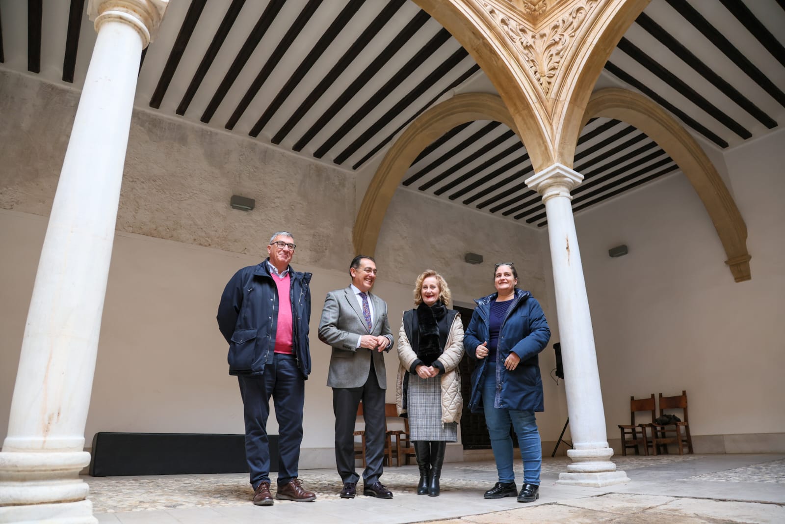 Santiago Parra, edil de Turismo junto a técnicos de la concejalía