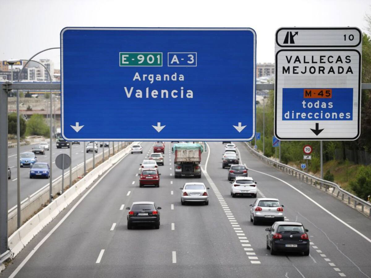 Primeras retenciones de tráfico en Madrid, Barcelona y la costa mediterránea