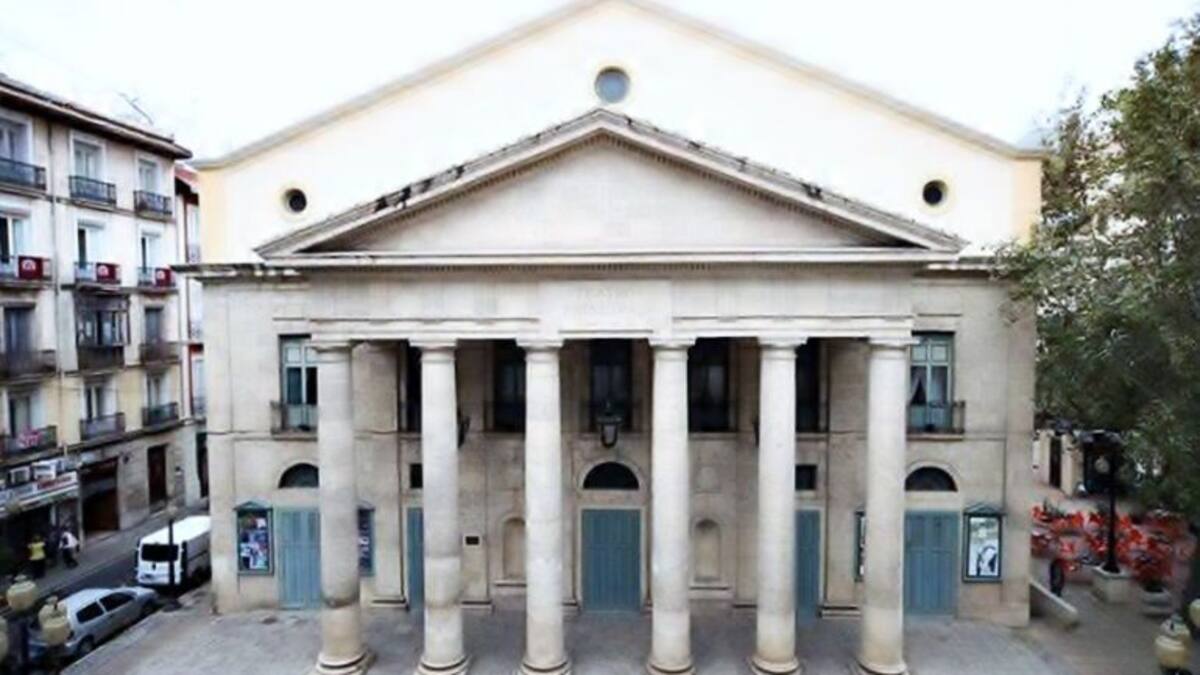 La secretaria de actas mantiene que el Teatro no se rige por la Ley de Contratos Públicos