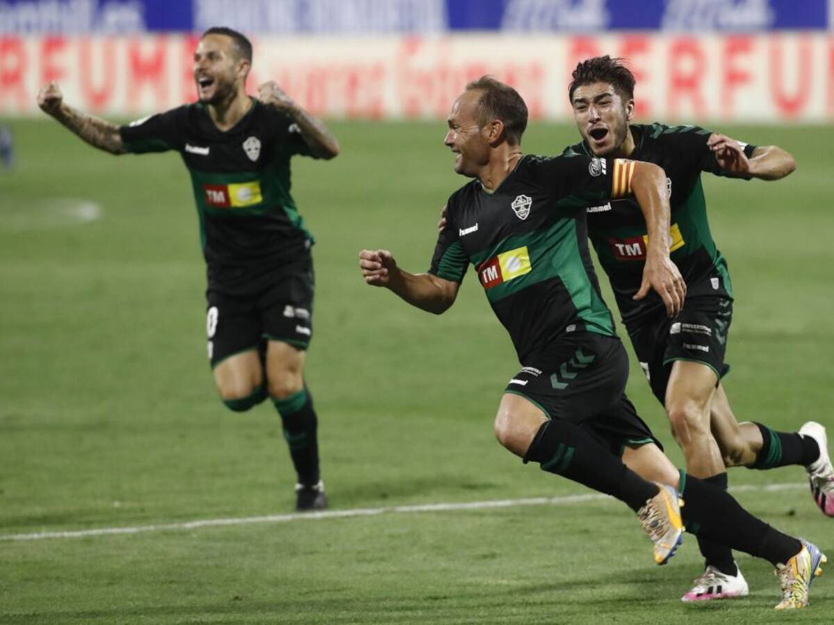 El Elche afronta el primer asalto por el ascenso a Primera ante el Girona