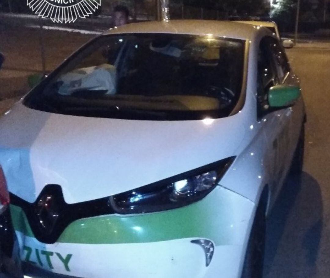 Imagen de uno de los coches de la empresa Zity que se utilizaban en las carreras ilegales.