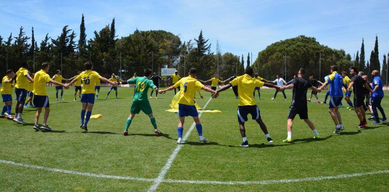 El filial celebra el campeonato tras ganar al Xerez