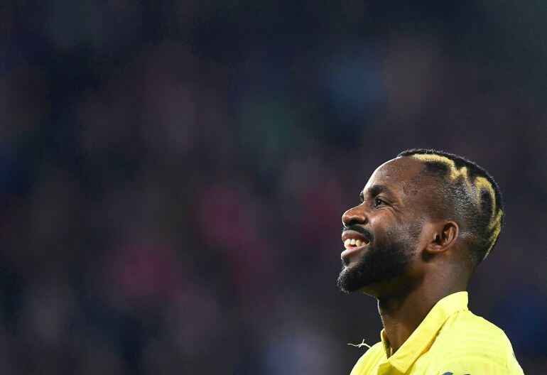 Bakambu, sonriente, en el partido de Europa League contra el Slavia de Praga