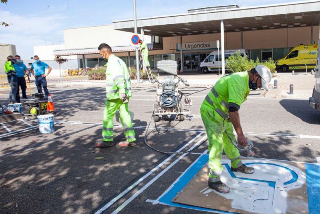 Imagen de archivo de las obras en el aparcamiento del servicio de urgencias del Hospital San Pedro.