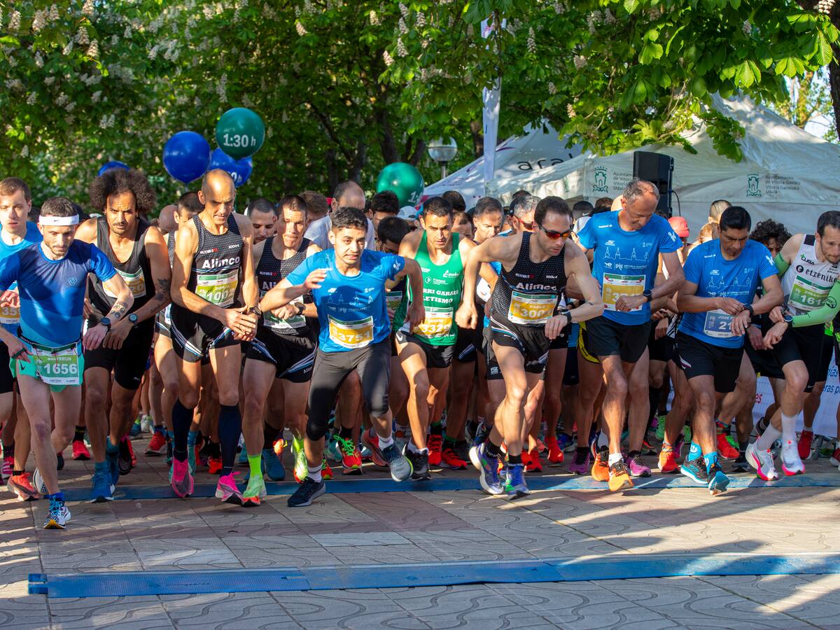 Ander Barrio y Eneritz Iraola vencen en el Maratón Martín Fiz de Vitoria