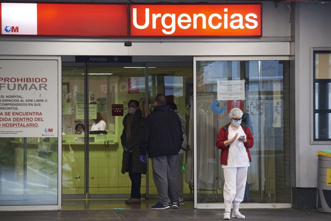 Entrada a urgencias del Hospital de La Paz, en Madrid.