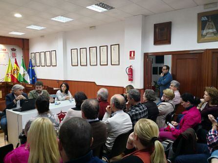 Empresarios del sector, hosteleros, propietarios de alojamientos, técnicos de administraciones, asistieron a la presentación