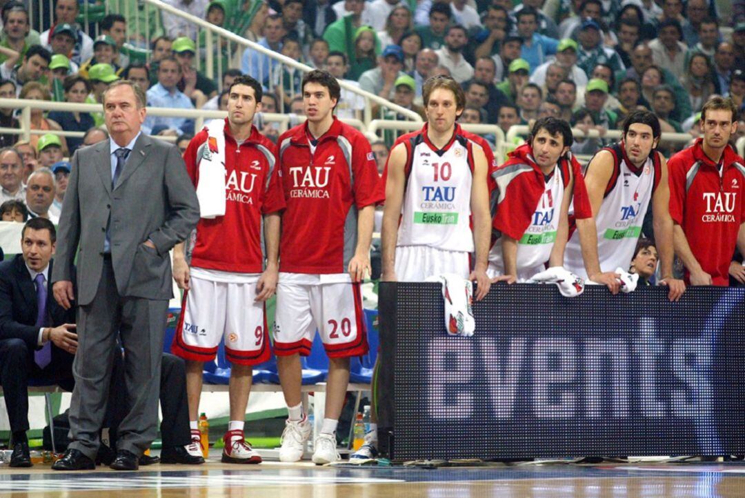 Boza Maljkovic, durante su etapa como entrenador del antiguo TAU Cerámica.