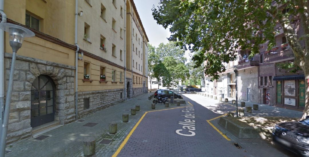 El suceso ha tenido lugar en torno al portal número 11 de la calle de Flandes