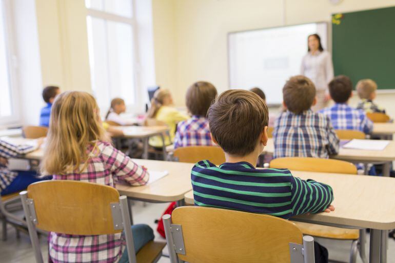 Vuelta al cole. Miles de alaveses retornan estos días a las aulas.