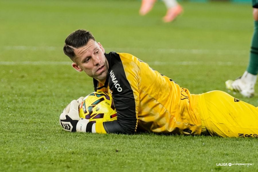 Dani Jiménez ha pedido disculpas por la imagen que dio en los incidentes finales en el derbi entre la SD Huesca y el Real Zaragoza