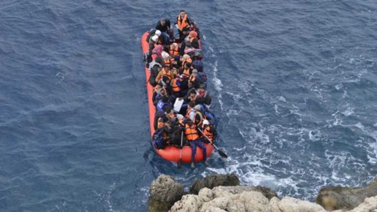 El PP y el Gobierno de Cartagena piden la dimisión de Vélez por su gestión de la crisis migratoria