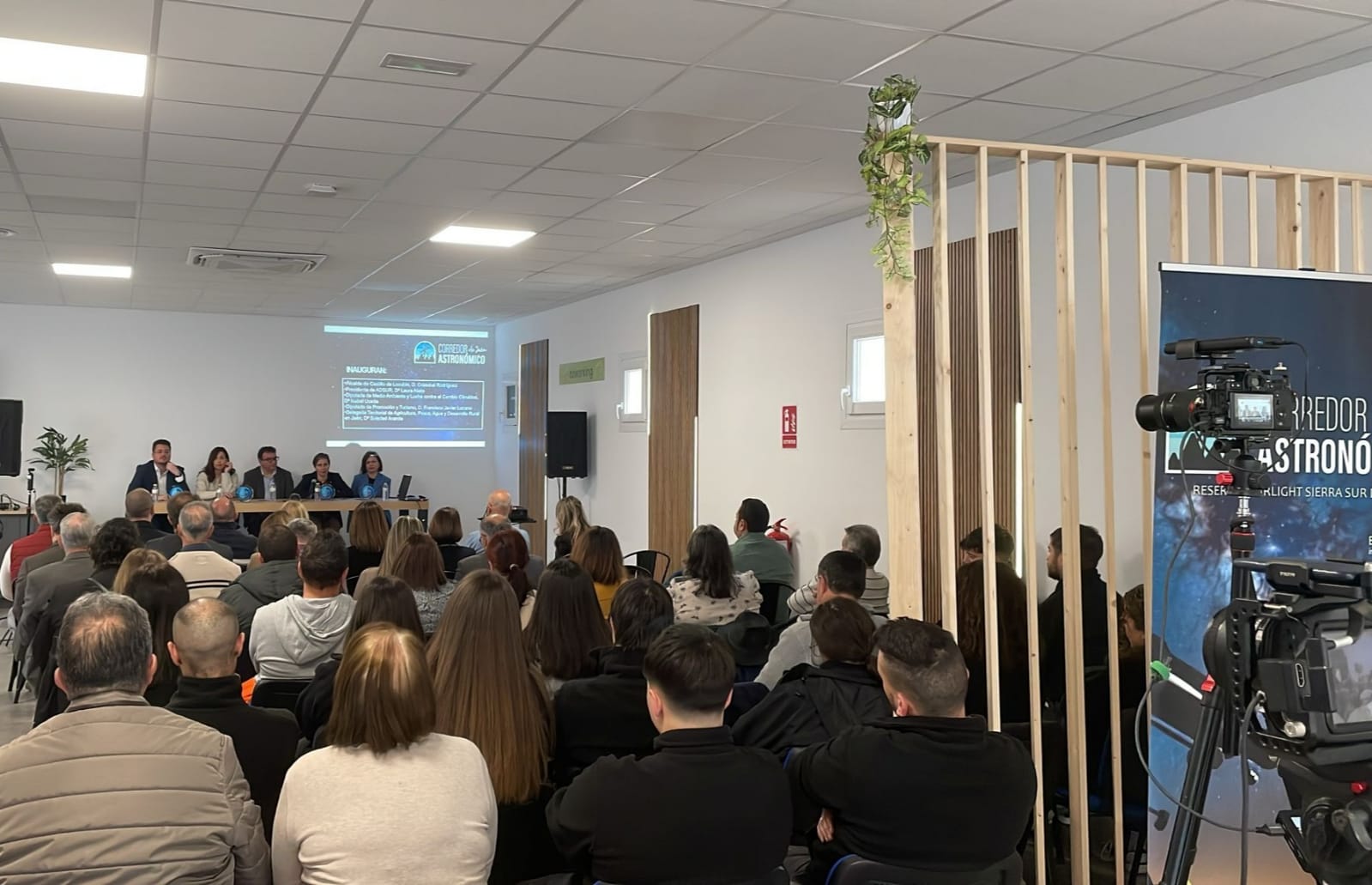 Momento de inauguración de la jornada, con intervención de las autoridades participantes