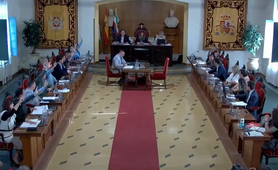 Pleno municipal de Linares 16 de octubre de 2025.