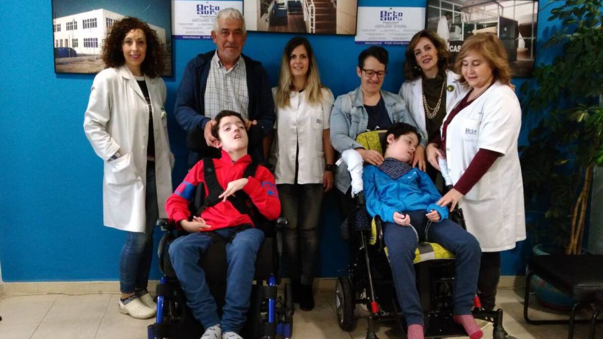 Marcos ya tiene su nueva silla de ruedas