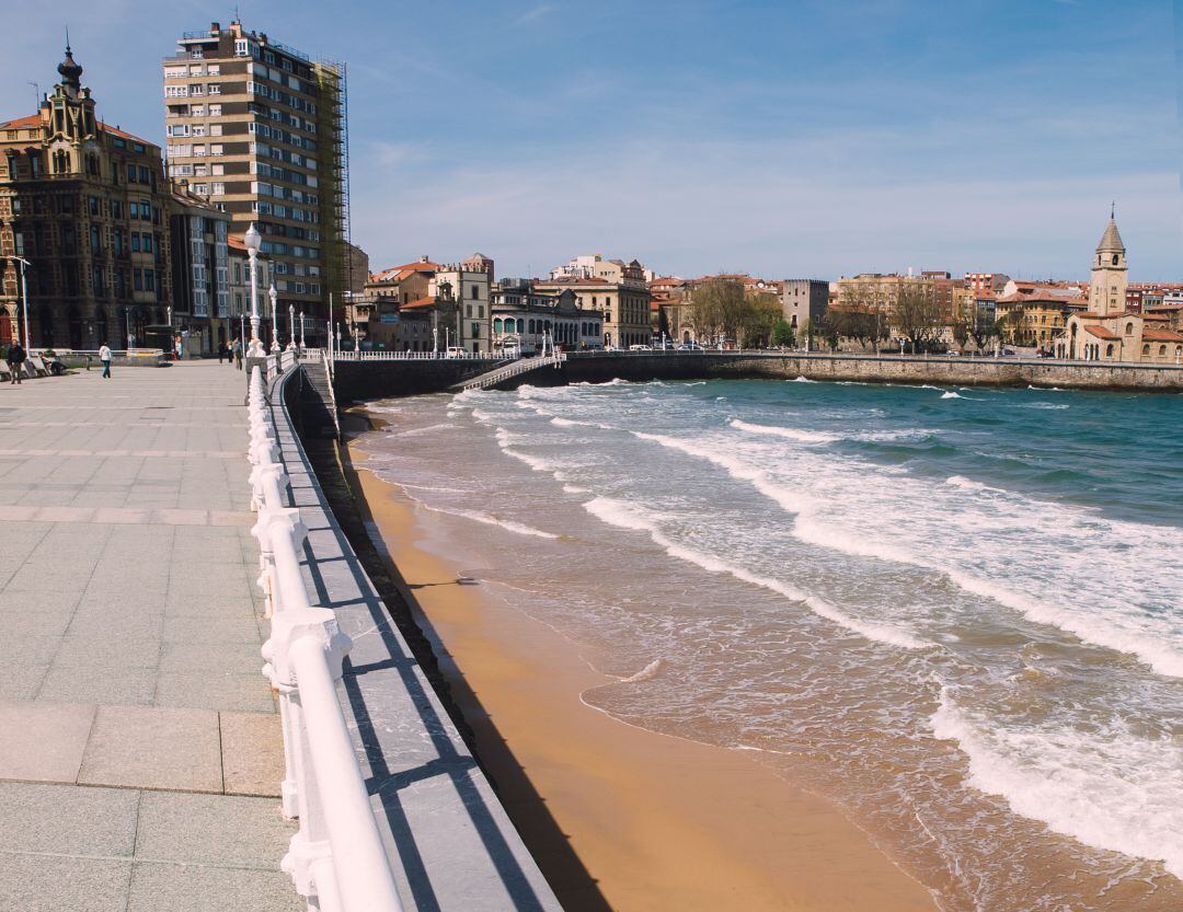 Playa de San Lorenzo.