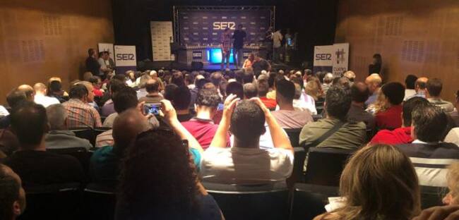 El teatro Calderón de Valladolid, lleno para ver El Larguero