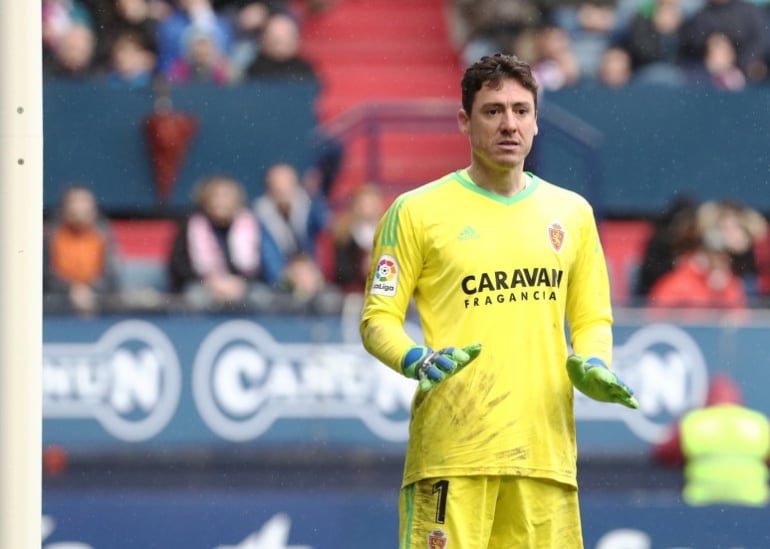 Cristian Álvarez, durante el partido ante Osasuna en El Sadar