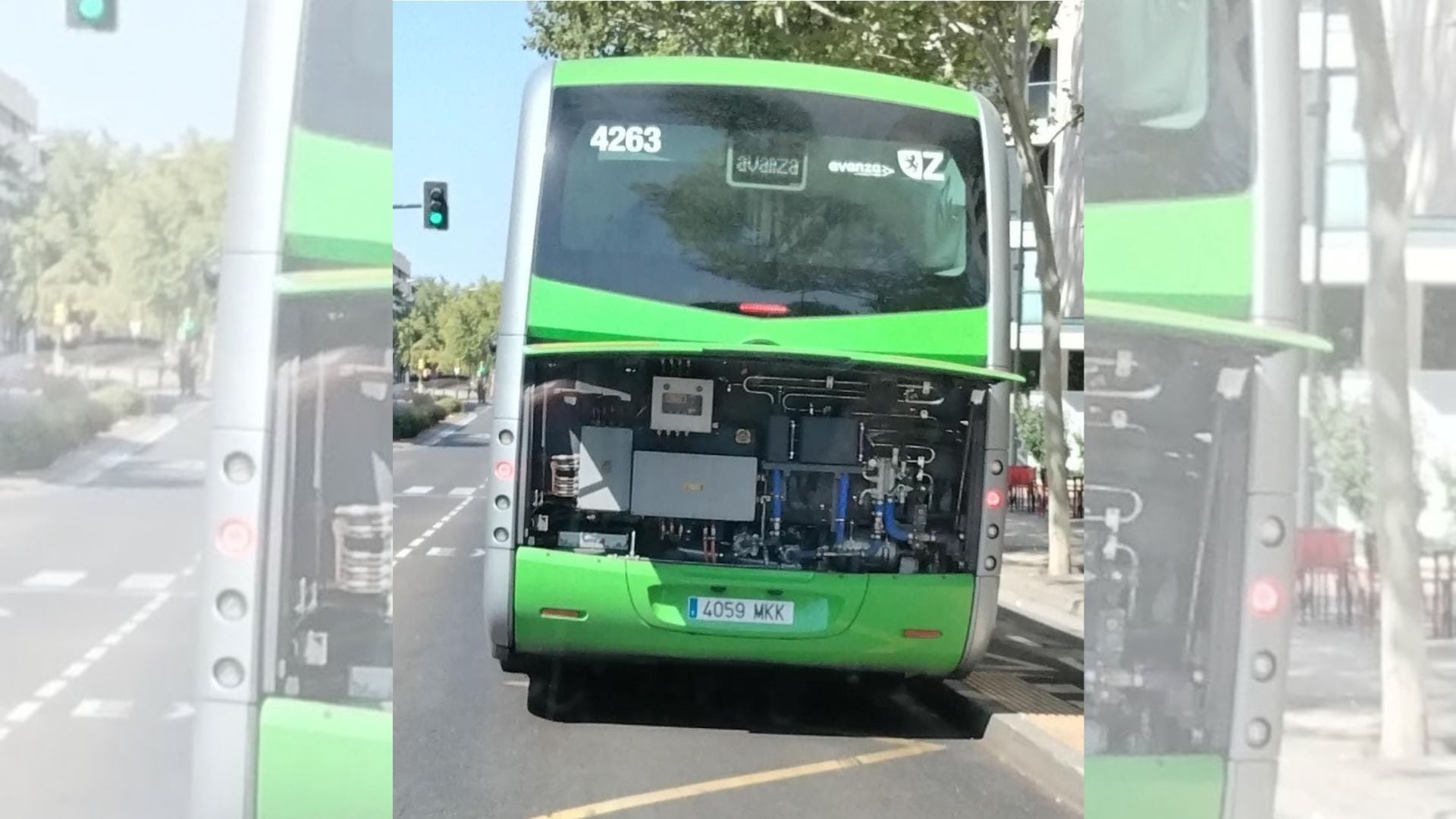 Autobús urbano de Zaragoza estropeado