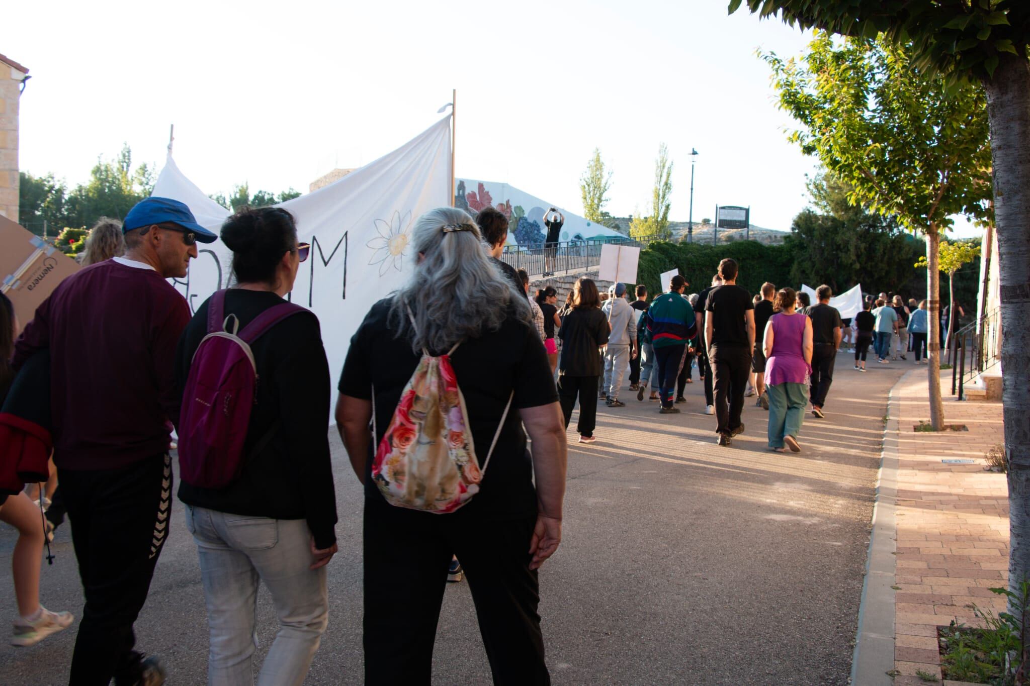 Los manifestantes marcharon de la plaza Mayor a la playa fluvial del parque del &#039;Alforjillas&#039;