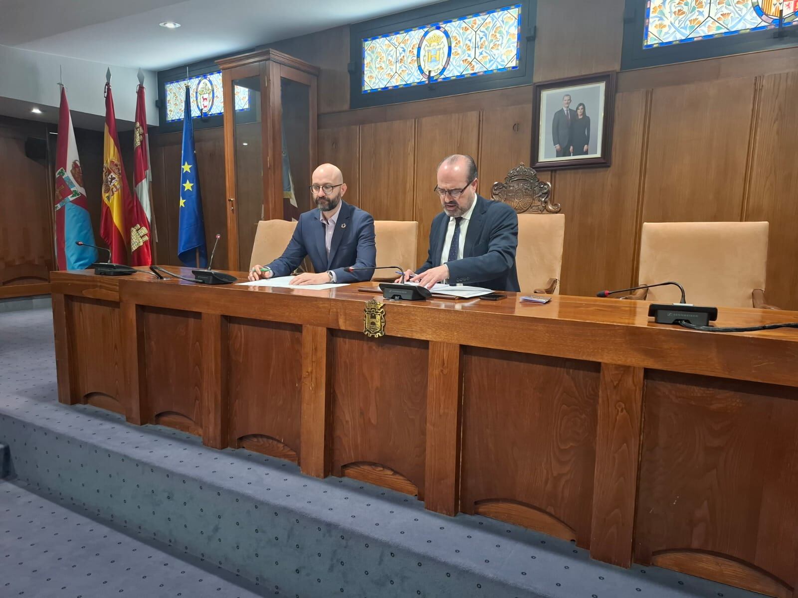 El subdelegado Héctor Aláiz y el alcalde Marco Morala