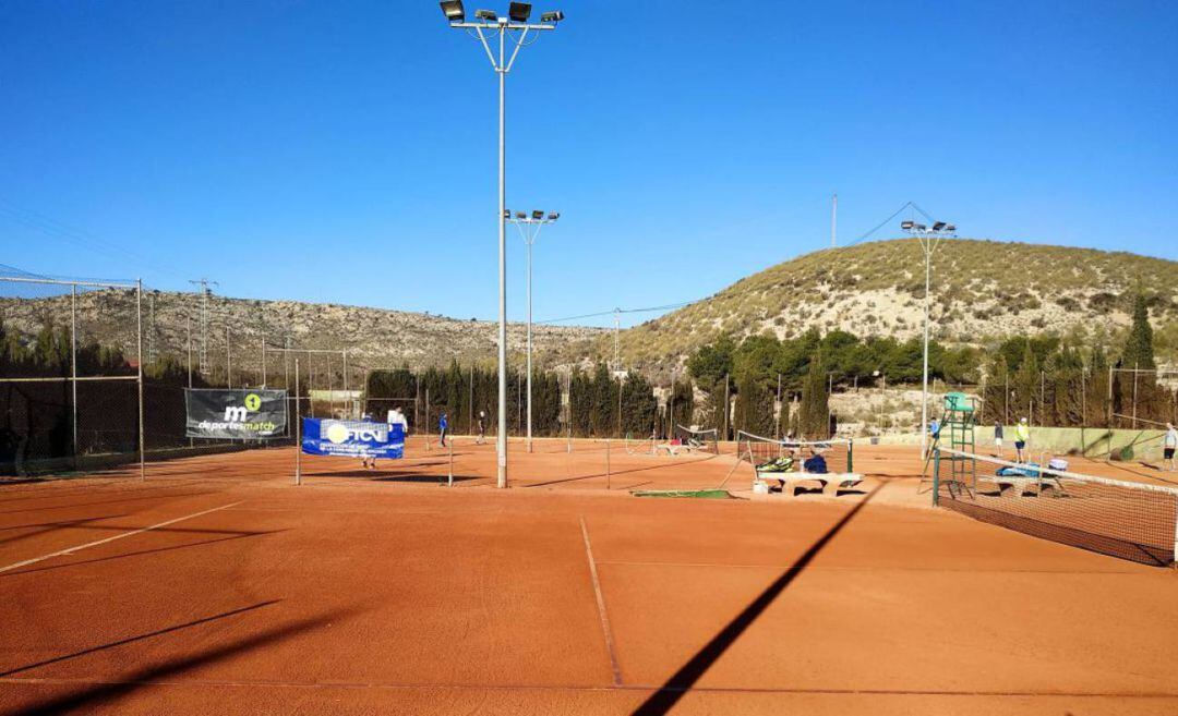 El torneo se disputa en las instalaciones del Club Amigos del Tenis de Elda