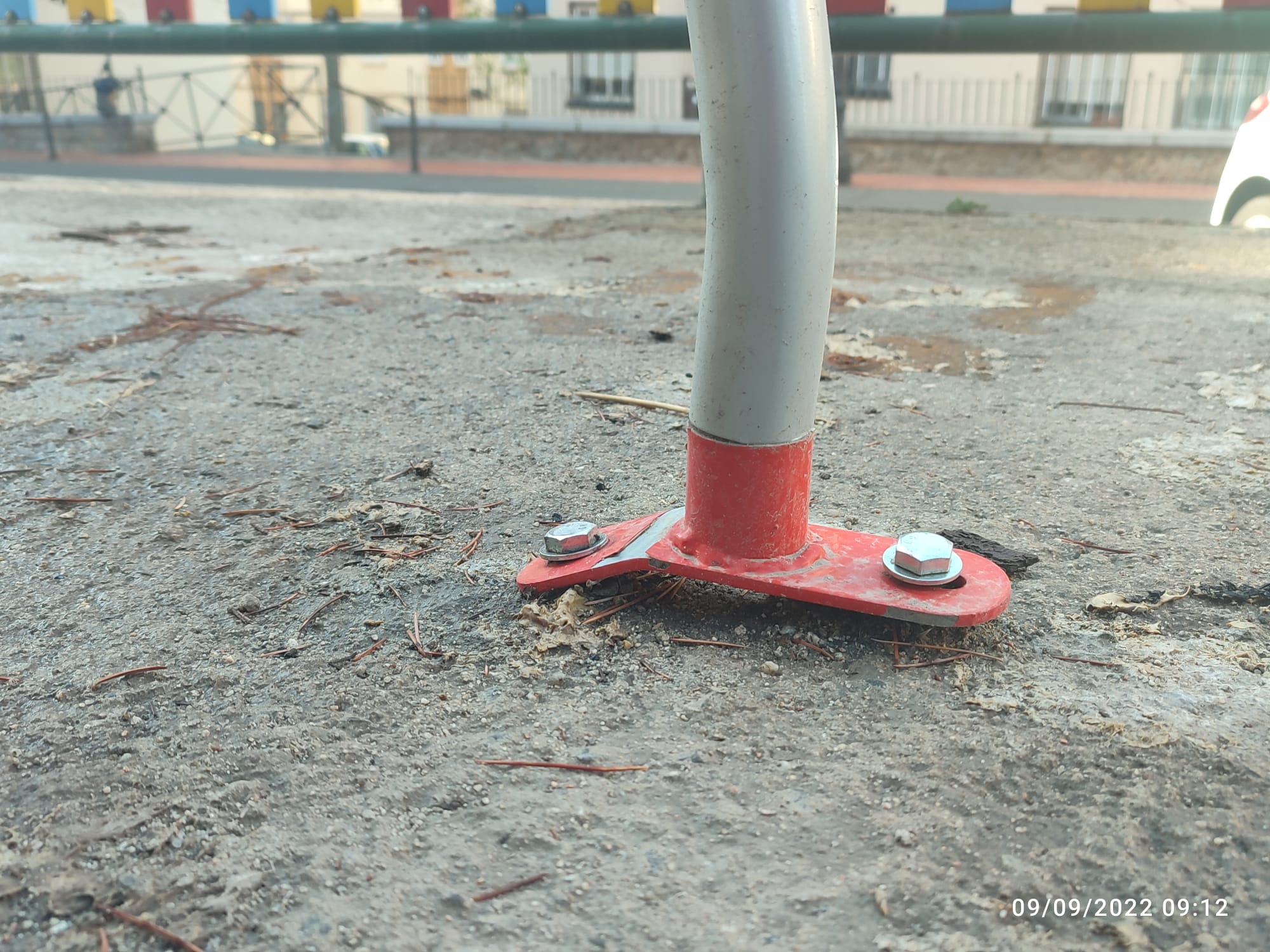 Problemas con los anclajes del parque del Teso