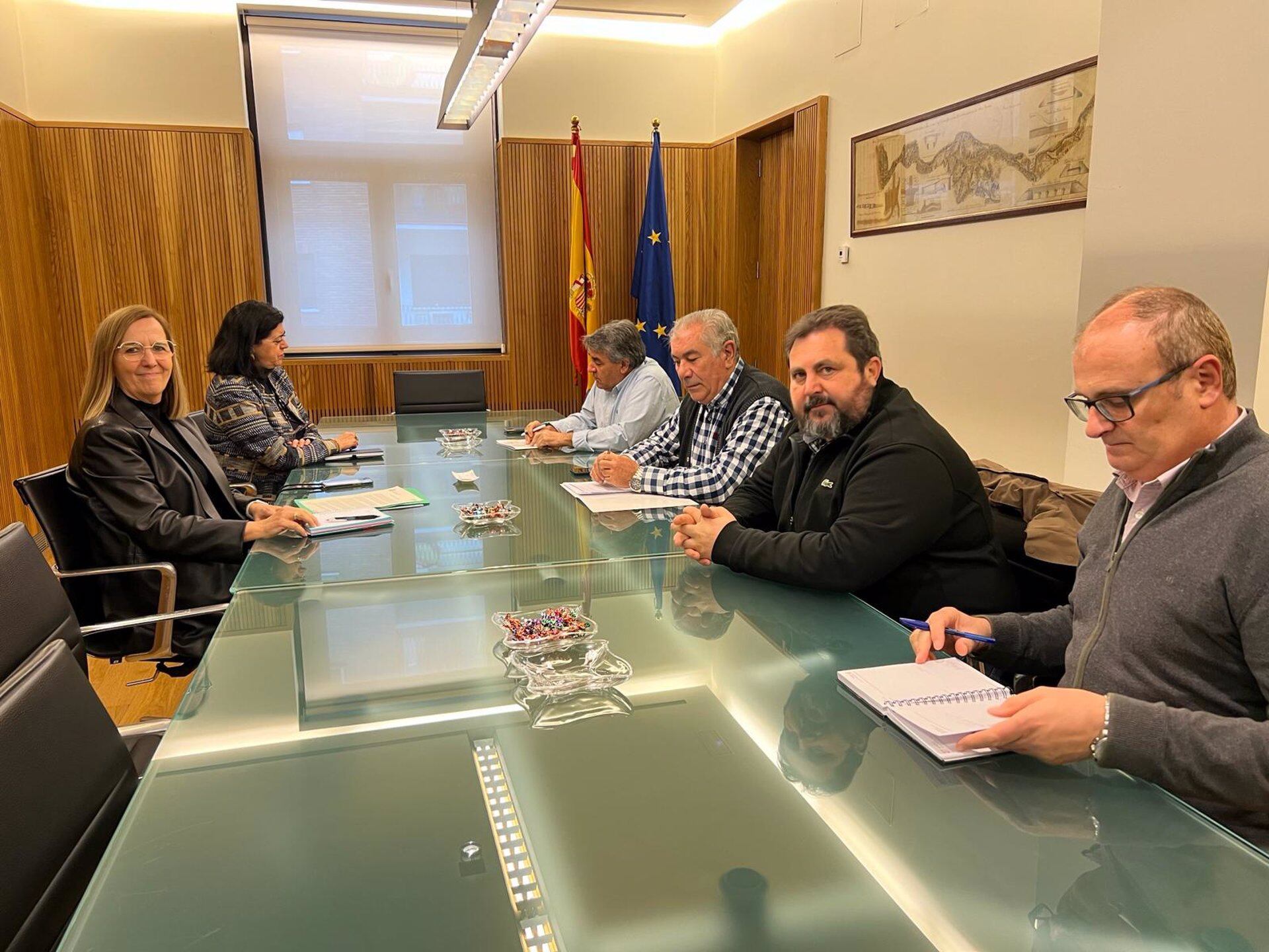 Reunión de los responsables de UPA con la presidenta de la CHD