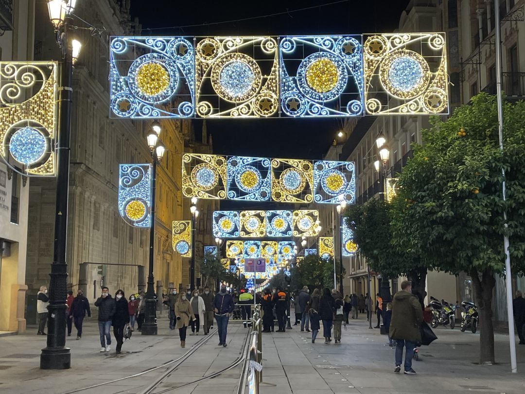 Iluminación navideña en la Avenida de la Constitución